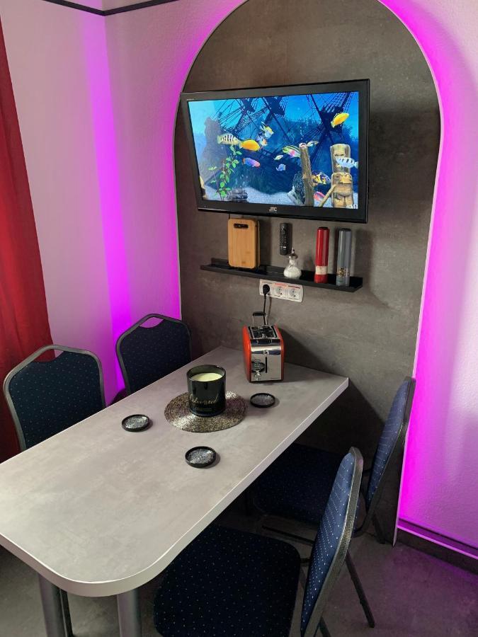 Best-Preis -Gold Suite- Mit Netflix, Self-Check-In, Ebike Ladestation, Fahrradraum, Wlan, Netflix Und Massagesessel - Direkt Am Elberadweg Im Herzen Von 비텐베르게 외부 사진