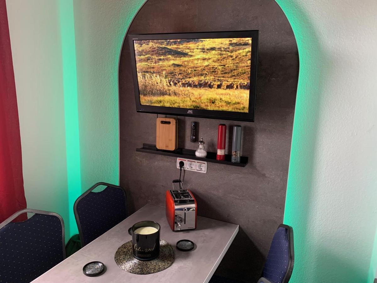Best-Preis -Gold Suite- Mit Netflix, Self-Check-In, Ebike Ladestation, Fahrradraum, Wlan, Netflix Und Massagesessel - Direkt Am Elberadweg Im Herzen Von 비텐베르게 외부 사진
