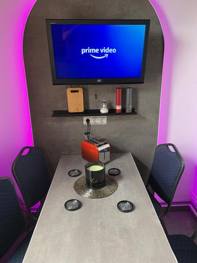 Best-Preis -Gold Suite- Mit Netflix, Self-Check-In, Ebike Ladestation, Fahrradraum, Wlan, Netflix Und Massagesessel - Direkt Am Elberadweg Im Herzen Von 비텐베르게 외부 사진